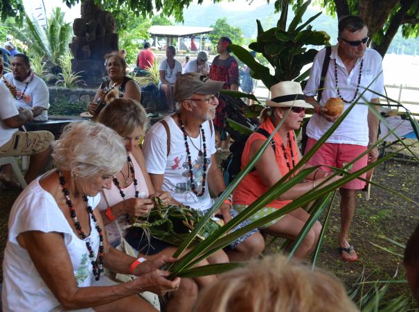 Marquesas people traditional crafts