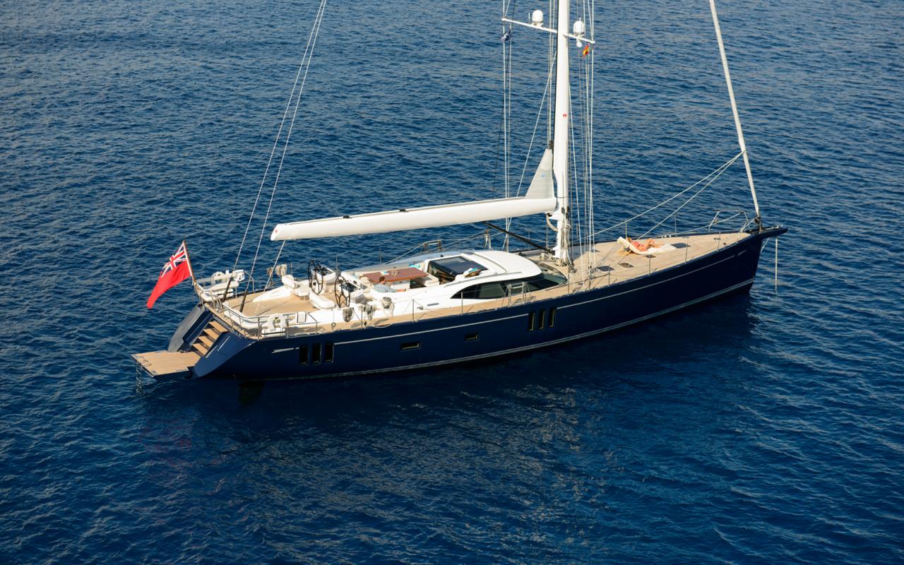 oyster yacht 825