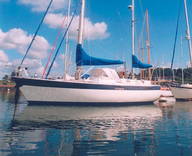 Oyster Mariner 35