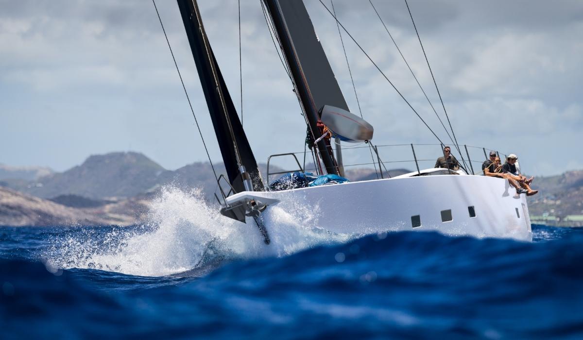 18 Oyster 885GT 90 Foot Sailing Yacht Exterior White Hull