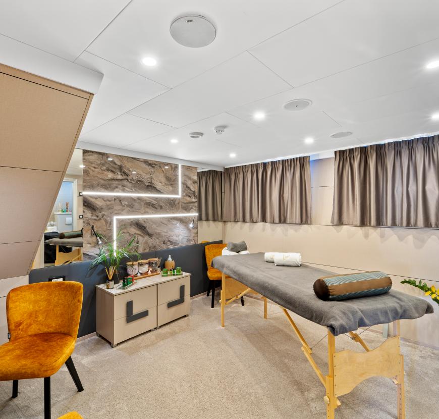 50. FREEDOM Massage room Lower deck