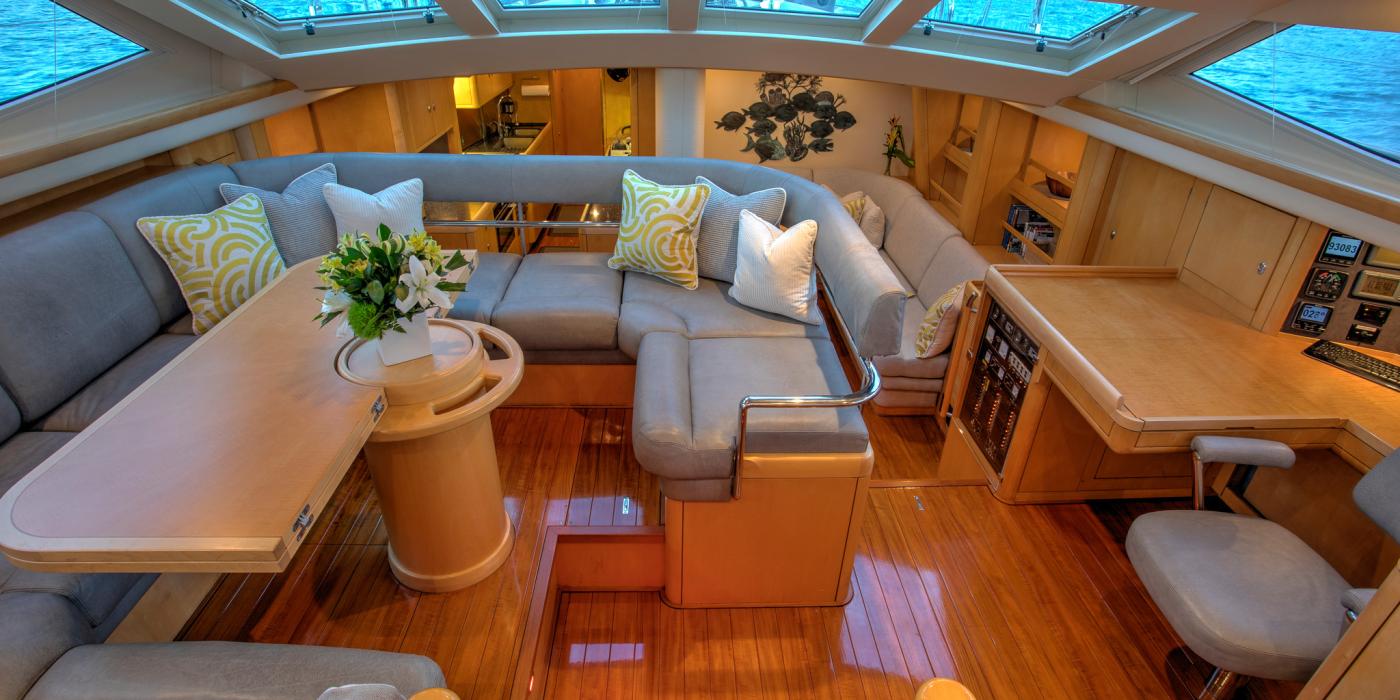 Dama De Noche Saloon