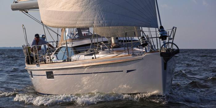 Oyster 475 Exterior 1