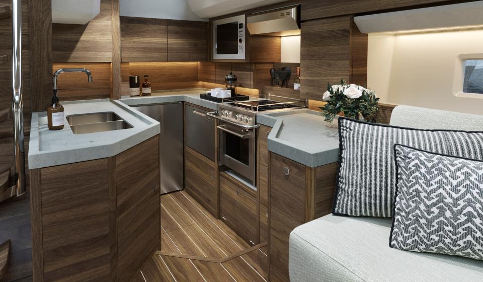 Oyster 495 Shallow Draft Gallery Exterior 3