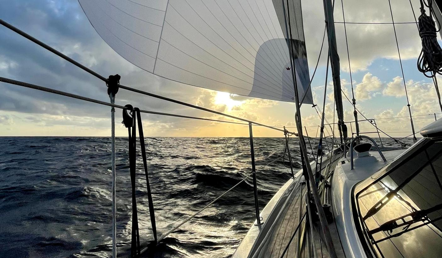 Oyster 575.02 Juno Sailing Flush Side Deck