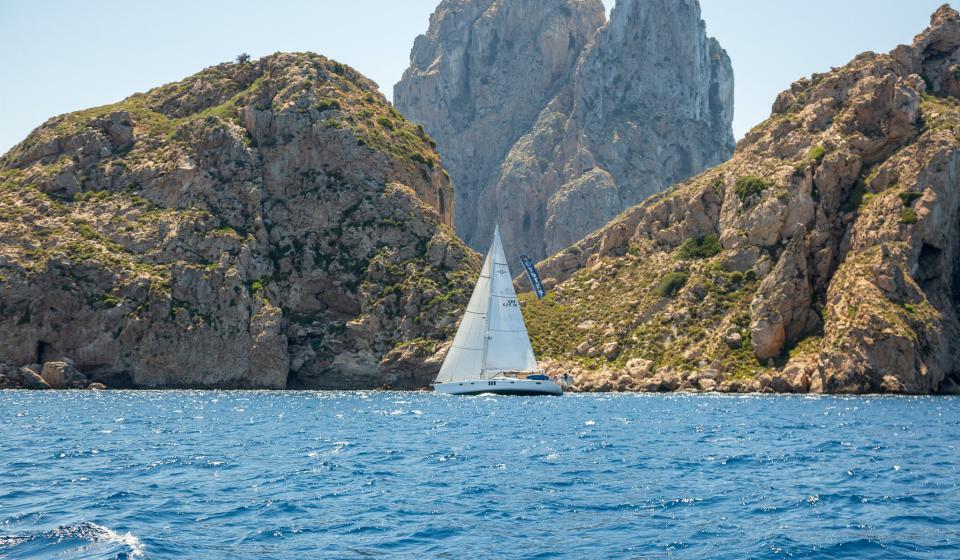 Oyster 625 Mellivora Sailing Ibiza