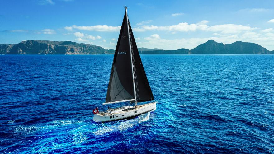 Oyster 745 75 Foot Luxury Bluewater Sailing Yacht Exterior Features Gallery 8