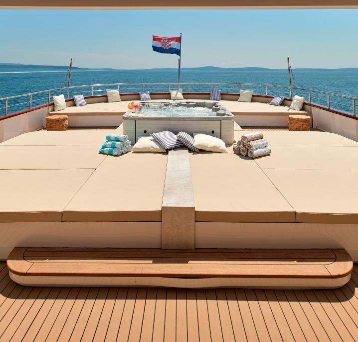Yacht Ohana Features 1
