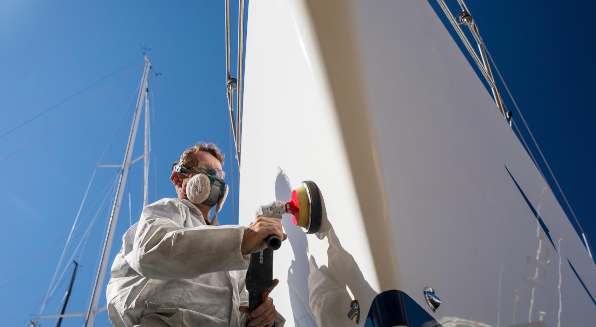 yacht-service-preparing-your-sailing-yacht-for-the-season-oyster-yachts