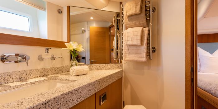 sailing yacht heads v2