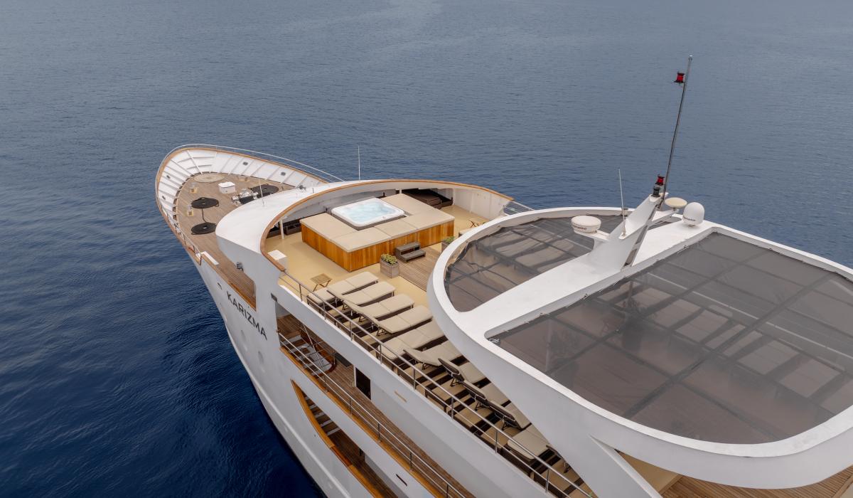 14. KARIZMA Anchored