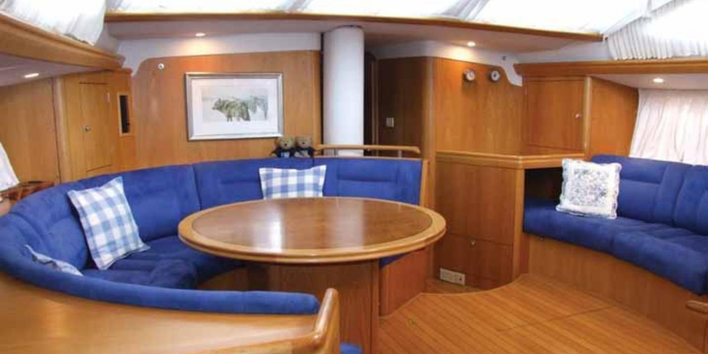 Oyster Yachts Kudu saloon