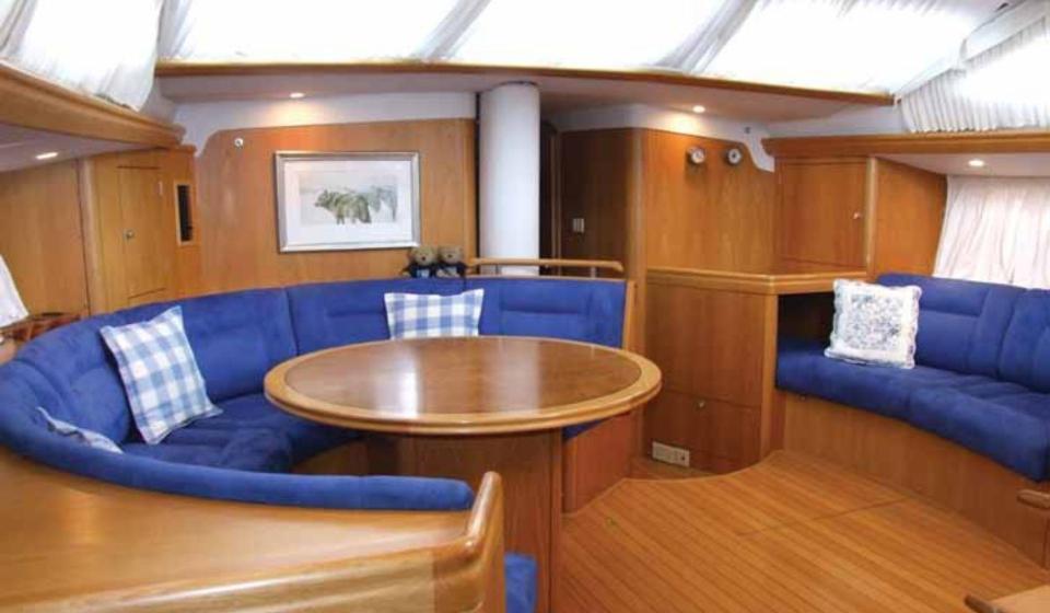 Oyster Yachts Kudu saloon