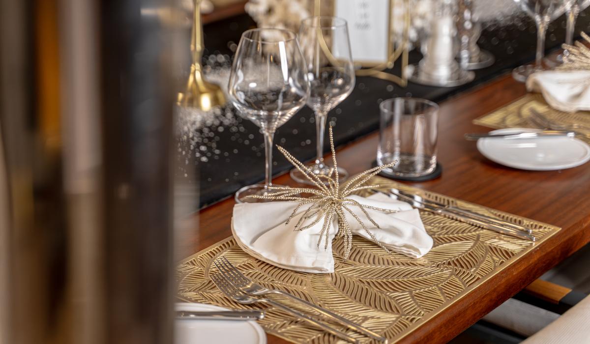 32. FREEDOM Table decor Copy