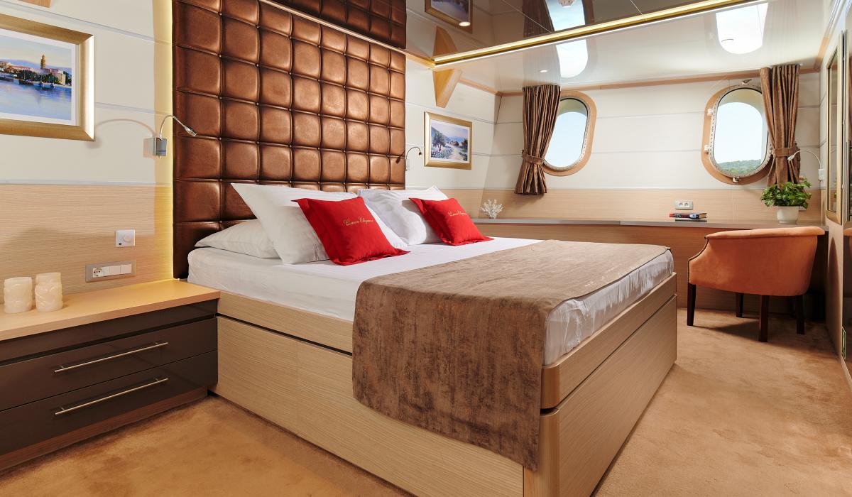 36. QUEEN ELEGANZA Double stateroom Main deck