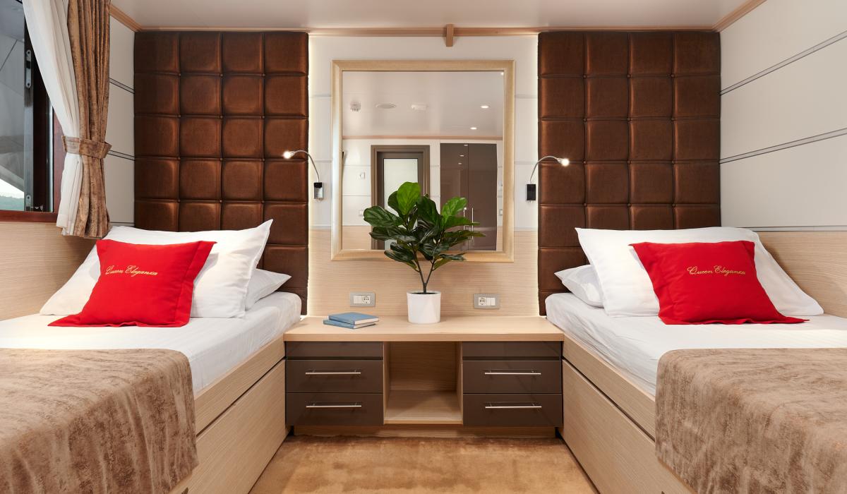 39. QUEEN ELEGANZA Twin stateroom Main deck