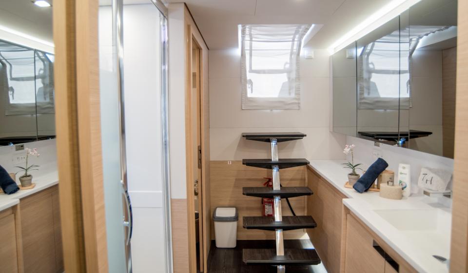 7th Heaven Fountaine Pajot Samana 59 Interior 6