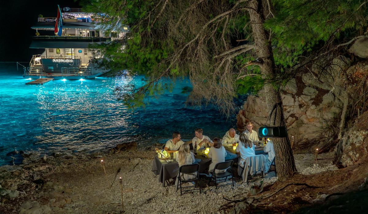 8. FREEDOM Beach dinner