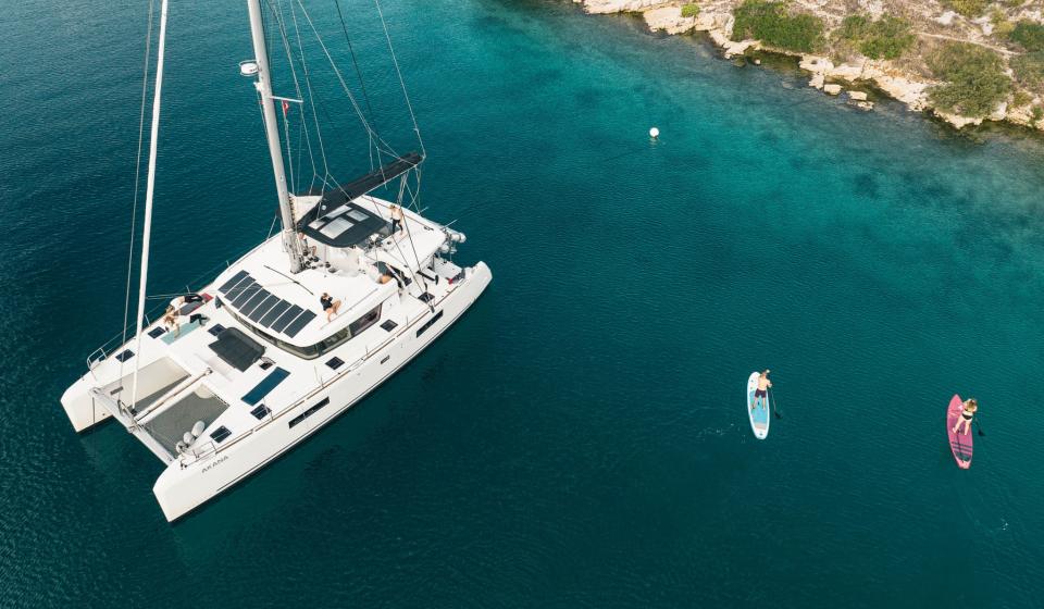 Akana Lagoon 52 F Exterior 1