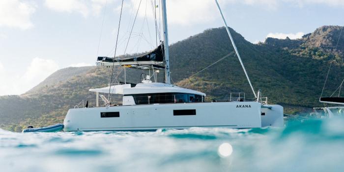 Akana Lagoon 52 F Exterior 5
