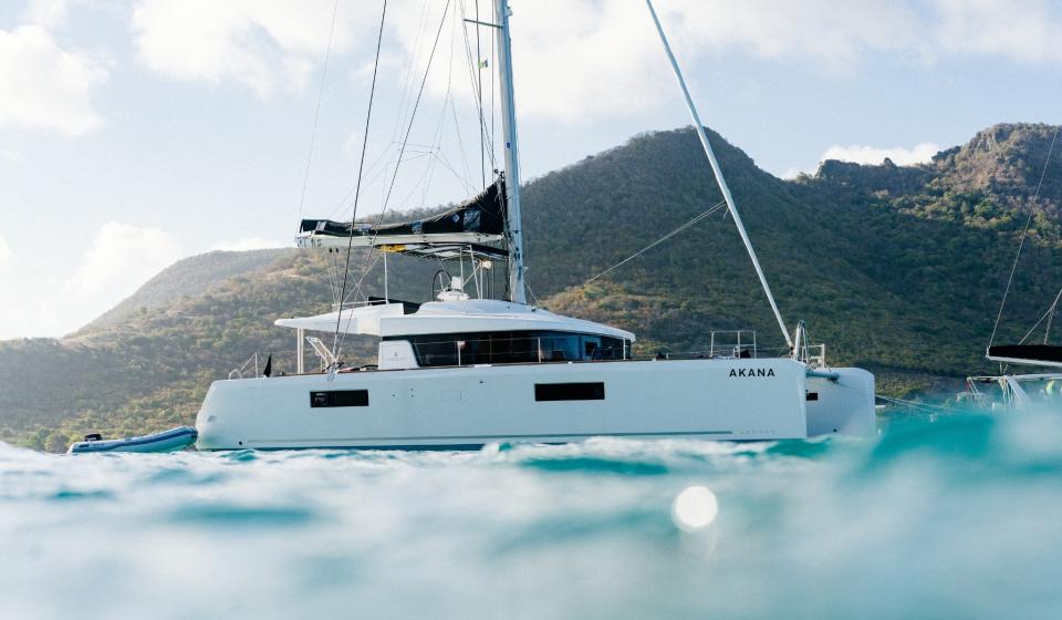 Akana Lagoon 52 F Exterior 5