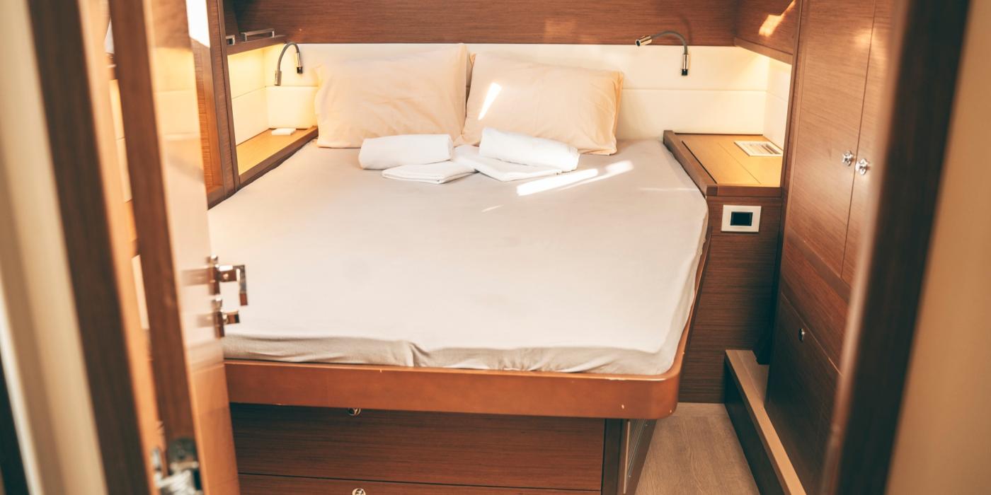 Akana Lagoon 52 F Interior 2