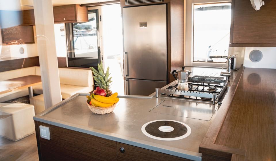 Akana Lagoon 52 F Interior 3