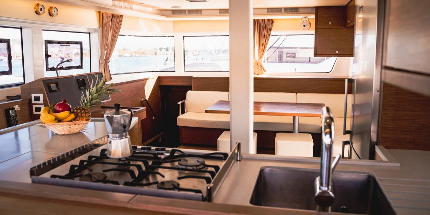 Akana Lagoon 52 F Interior 4