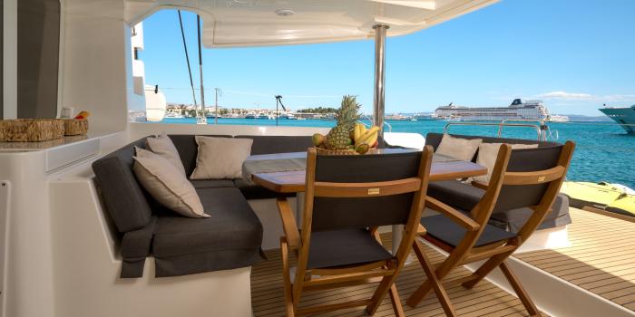 Akana Lagoon 52 F Interior