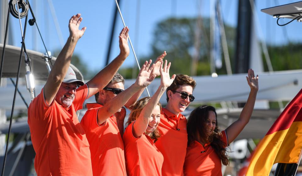 Altaia team waving goodbye OWR start