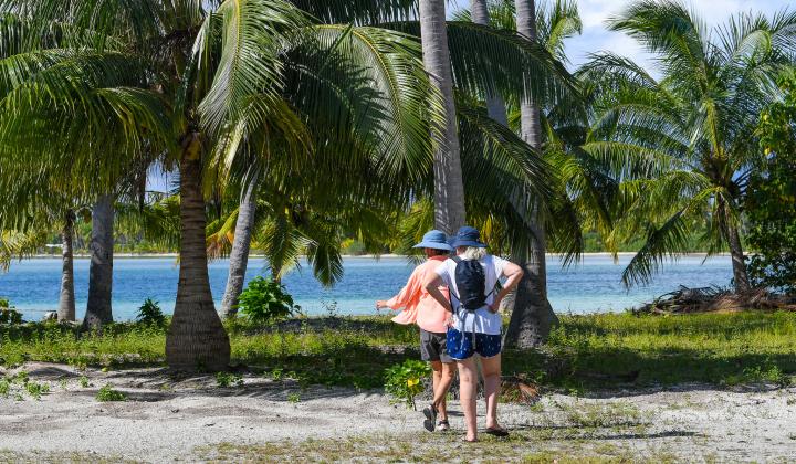 Exploring Kauehi Tuamotus French Polynesia