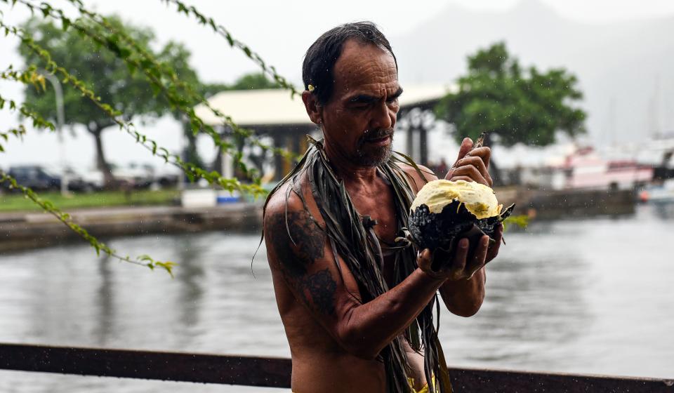 Fermented breadfruit demonstrations Nuku Hiva