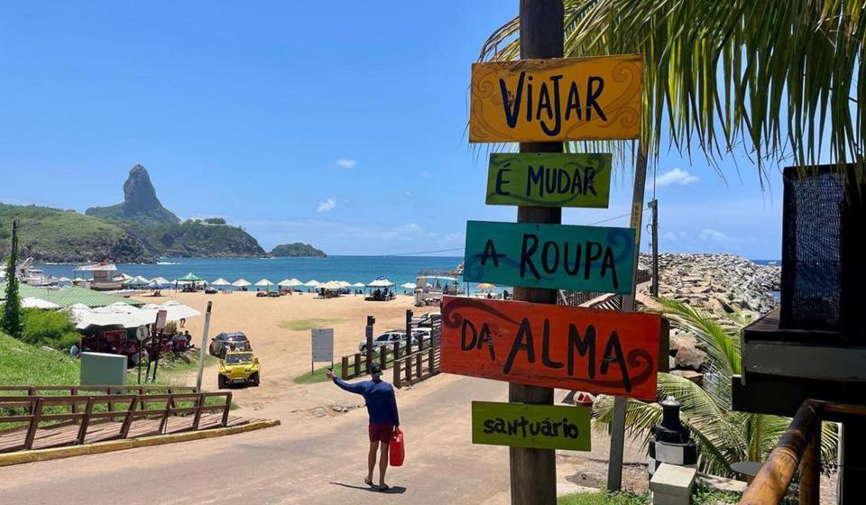Fernando de Noronha colourful signs