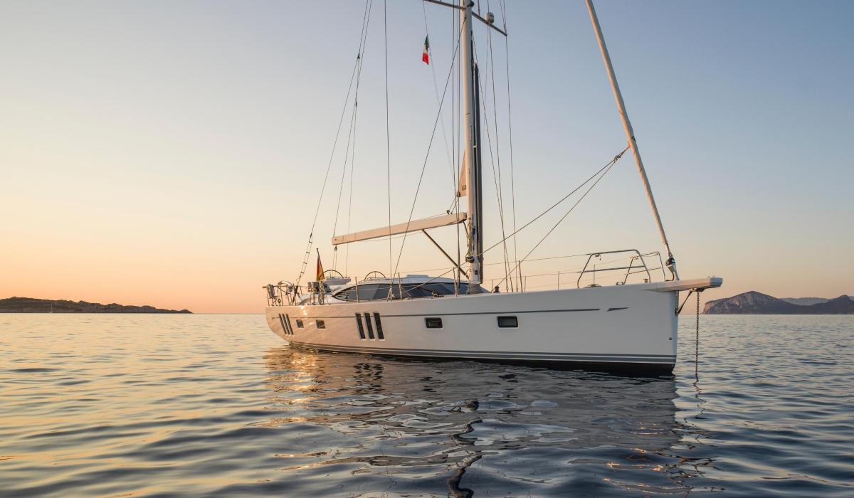 London Luxury Afloat Show Oyster 565