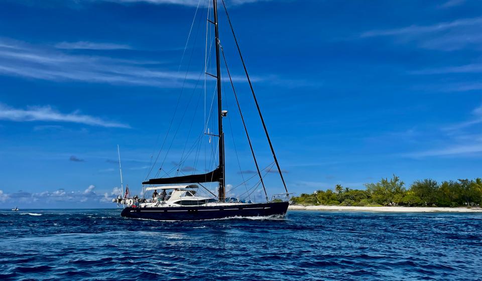Luxury sailing yacht in French Polynesia