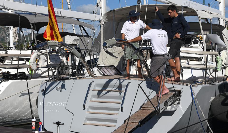 OWR 2 25 Antigua Preparations Technical Support Team on board Oyster 595 Mastegot