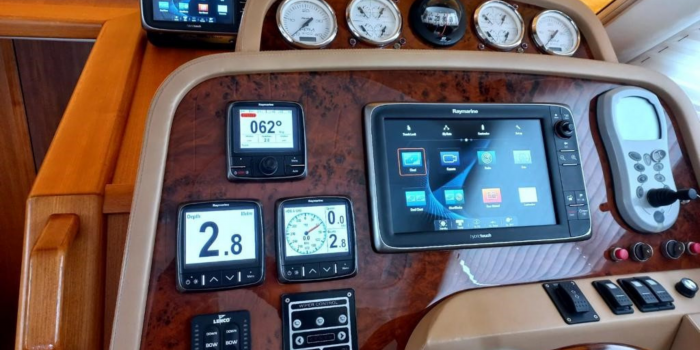 OYSTER LD43 Chart Table