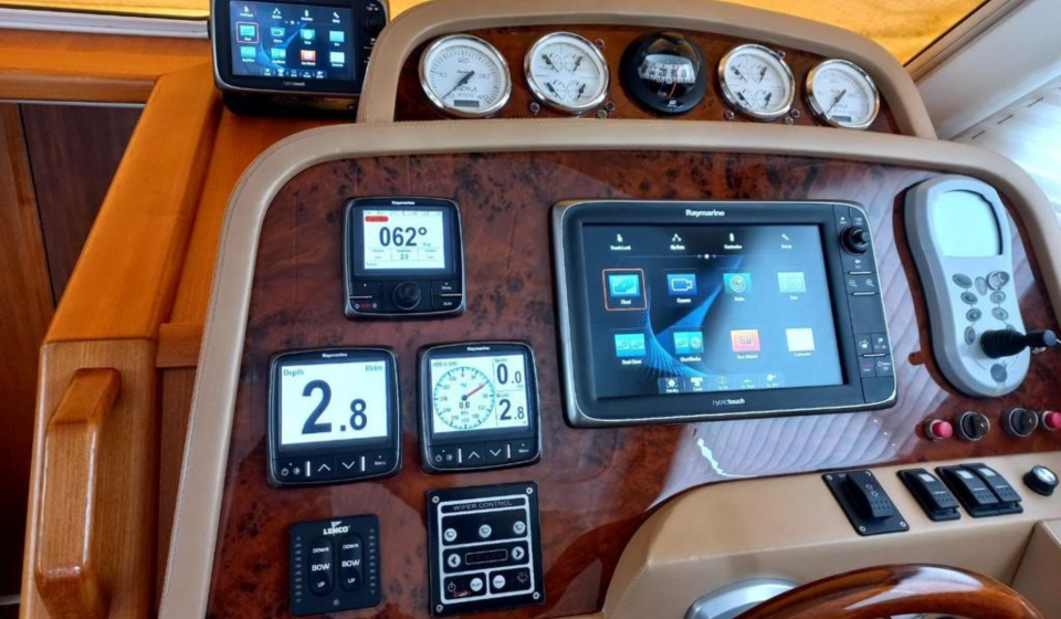 OYSTER LD43 Chart Table