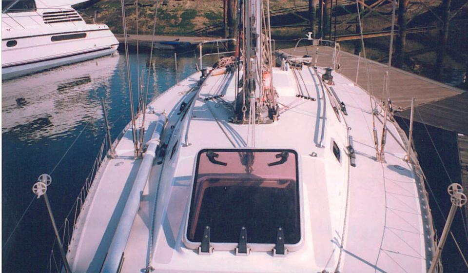 Oyser 395 Foredeck 1
