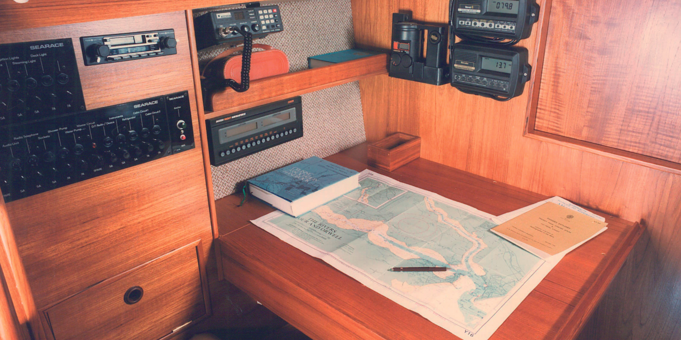 Oyster 26 Chart Table