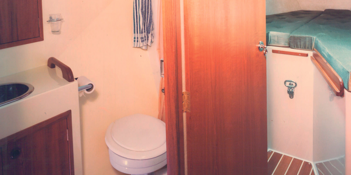 Oyster 26 Head and forward double