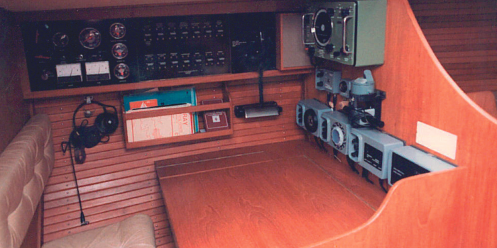 Oyster 37 Chart Table