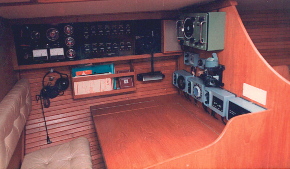 Oyster 37 Chart Table