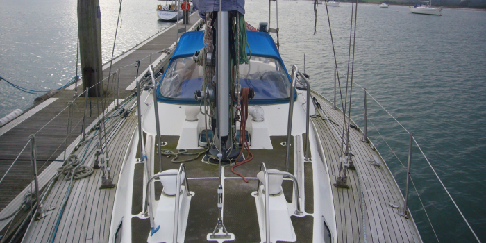 Oyster 406 Foredeck