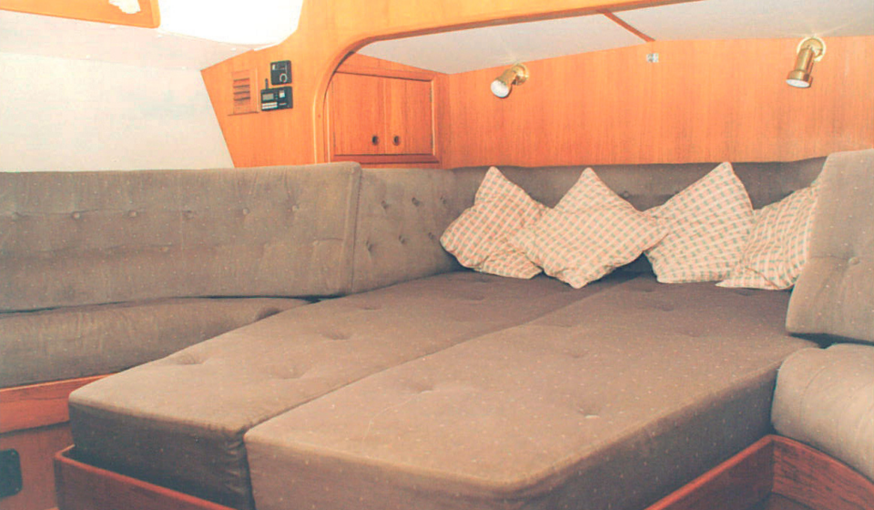 Oyster 406 Master Cabin