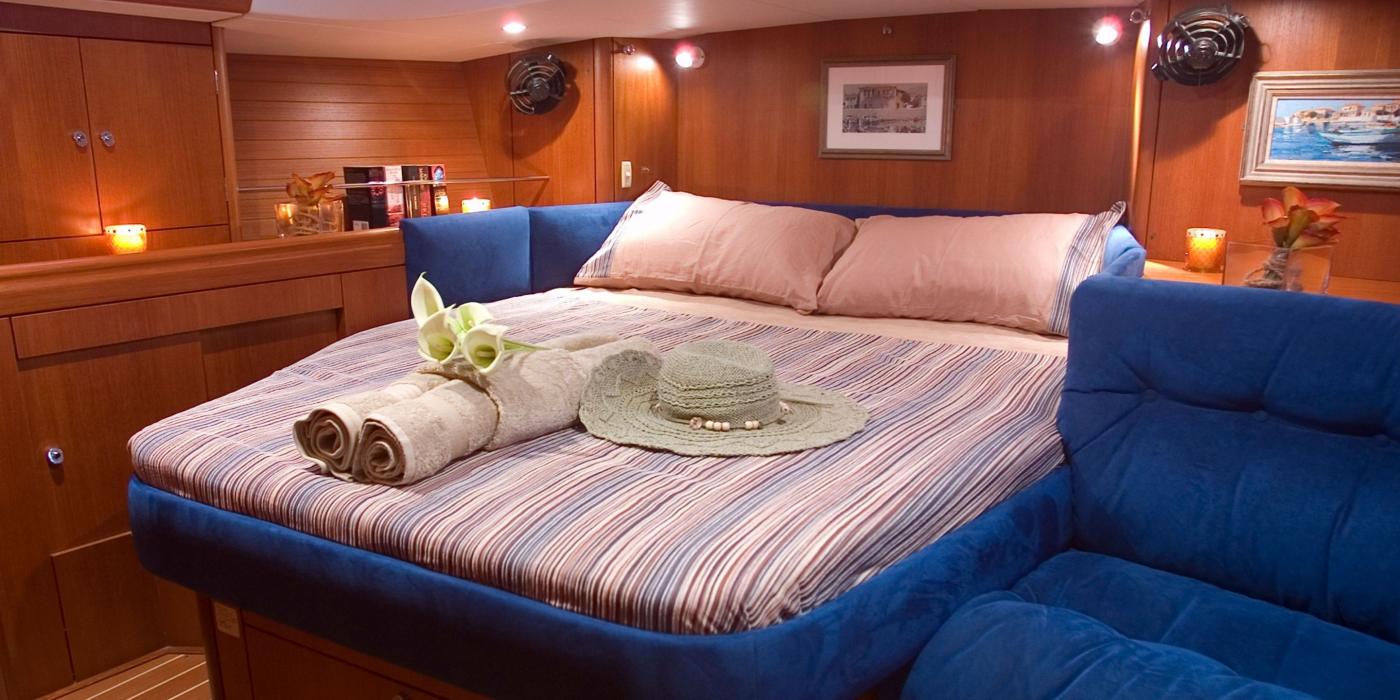 Oyster 45 Master Cabin v3