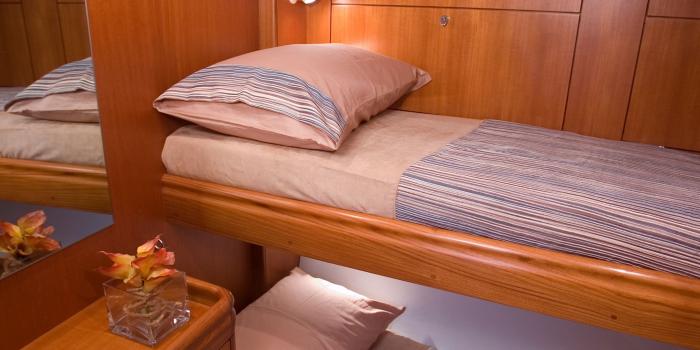 Oyster 45 Twin Cabin v2