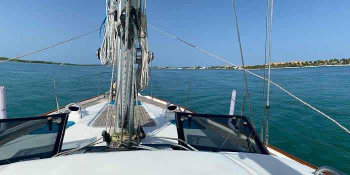 Oyster 46 Foredeck v4