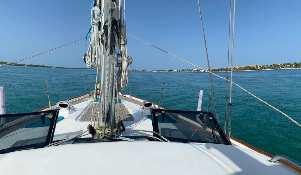 Oyster 46 Foredeck v4