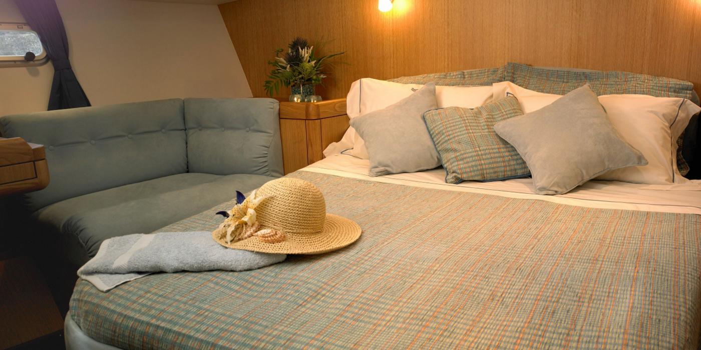 Oyster 46 Master Cabin v2